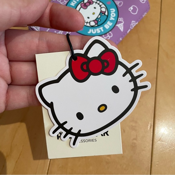 New hello kitty pull and bear purple wallet - Picture 4 of 4